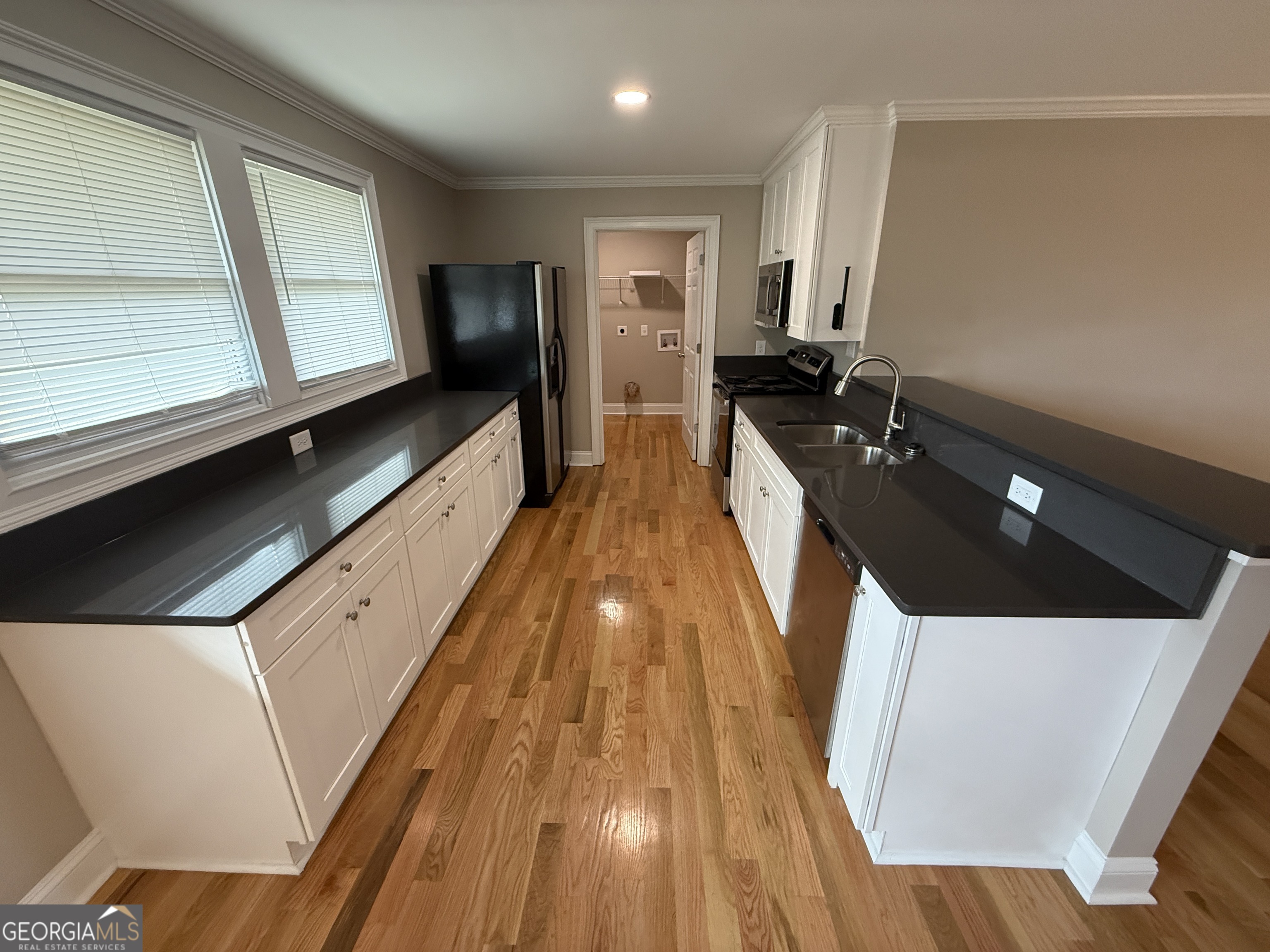 657 Athens Street Jefferson, GA 30549 - Photo 4 of 17