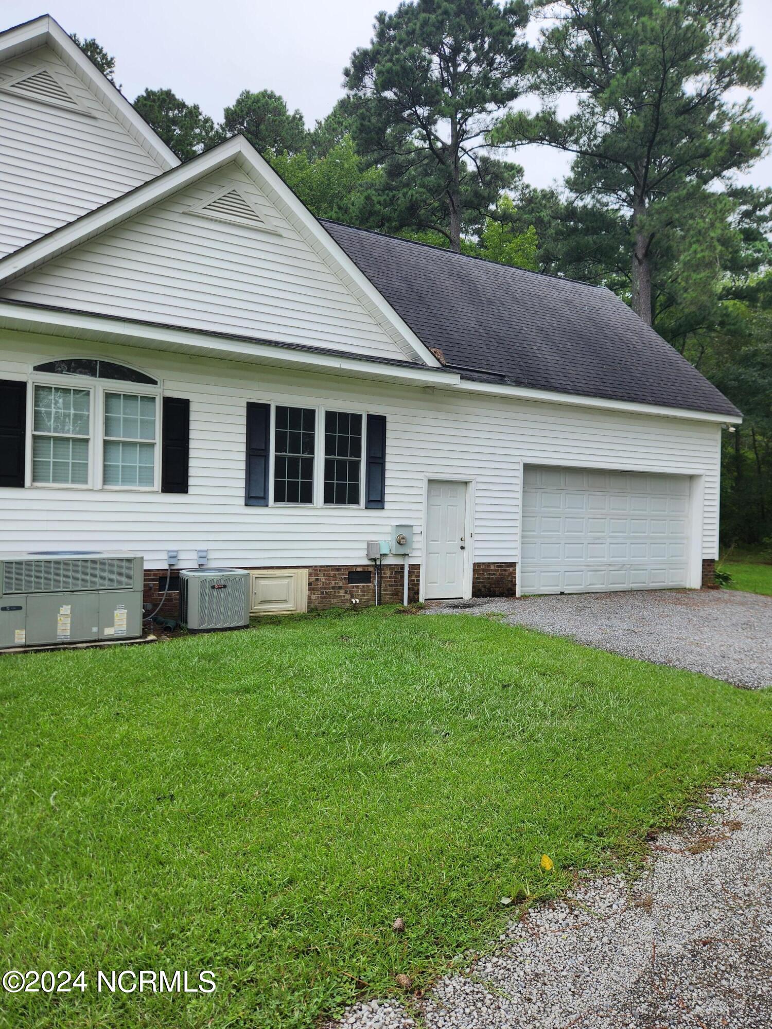 5815 Slatestone Road Washington, NC 27889 - Photo 3 of 26 20240810_103336