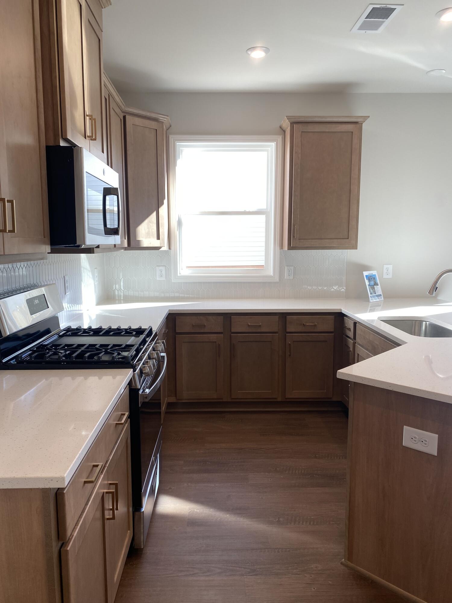 985 Tess Street Graniteville, SC 29829 - Photo 4 of 71 Kitchen with Tailored Package-Solid Wood Cashew Cabinets