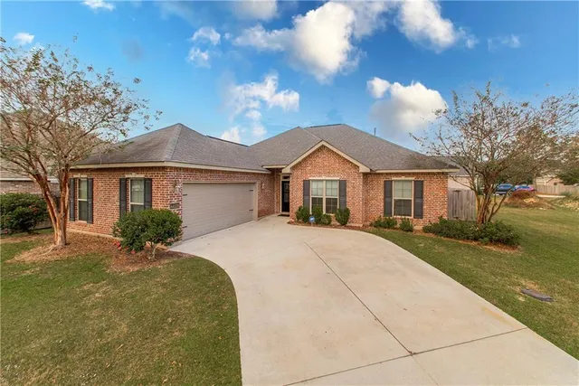 $305,000 | 44128 Halter Lane, Hammond, LA 70403