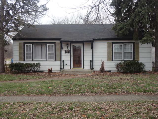 15054 Harding Avenue Midlothian, IL 60445 - Photo 1 of 20