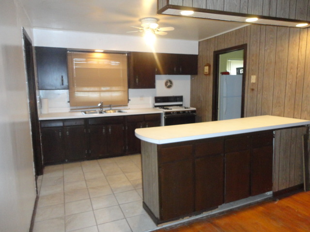 15054 Harding Avenue Midlothian, IL 60445 - Photo 11 of 20