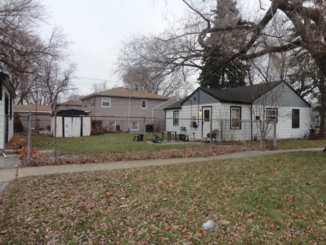 15054 Harding Avenue Midlothian, IL 60445 - Photo 3 of 20