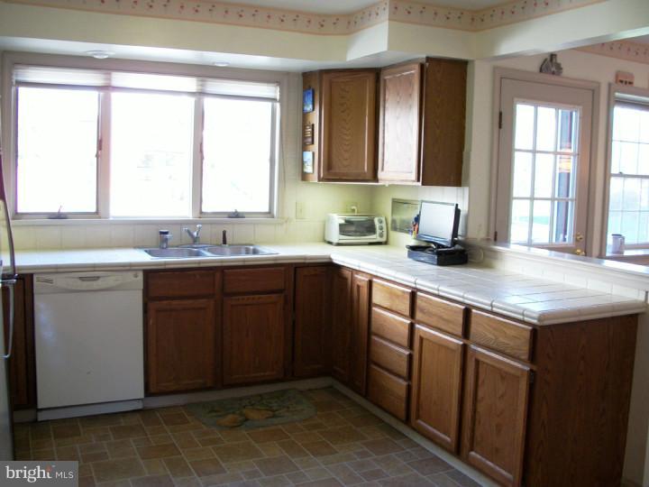 23 Timber Road Horsham, PA 19044 - Photo 6 of 21 Gallery Image 6