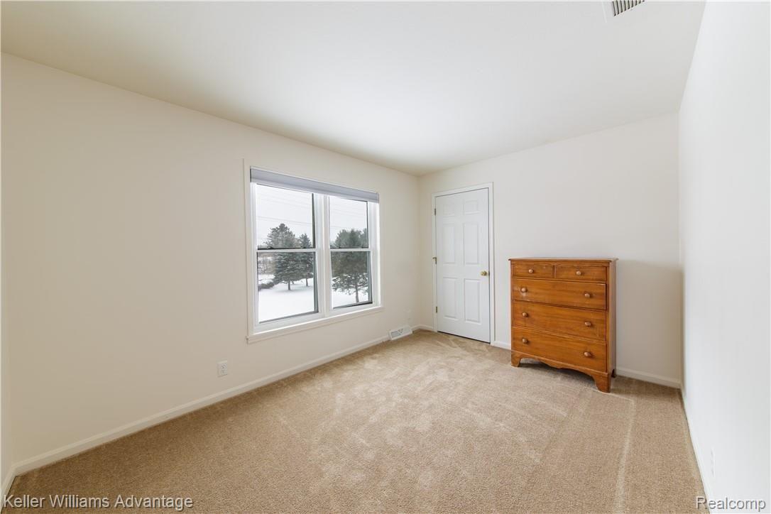 4180 East Commerce Road Commerce Township, MI 48382 - Photo 28 of 37 Commerce_4180_Bedroom03_02.jpg