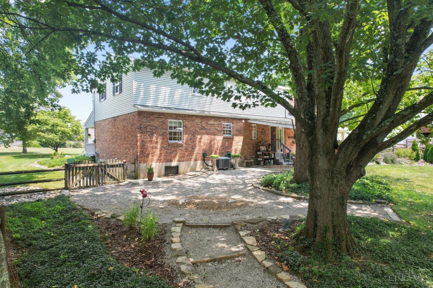 7337 Lawyer Road Cincinnati, OH 45244 - Photo 8 of 38 Gallery Image 8