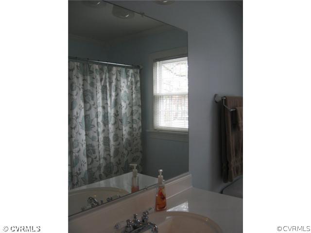 5313 Graymoss Road North Chesterfield, VA 23234 - Photo 18 of 24 Bathroom - Full Bathroom on the hall upstairs.