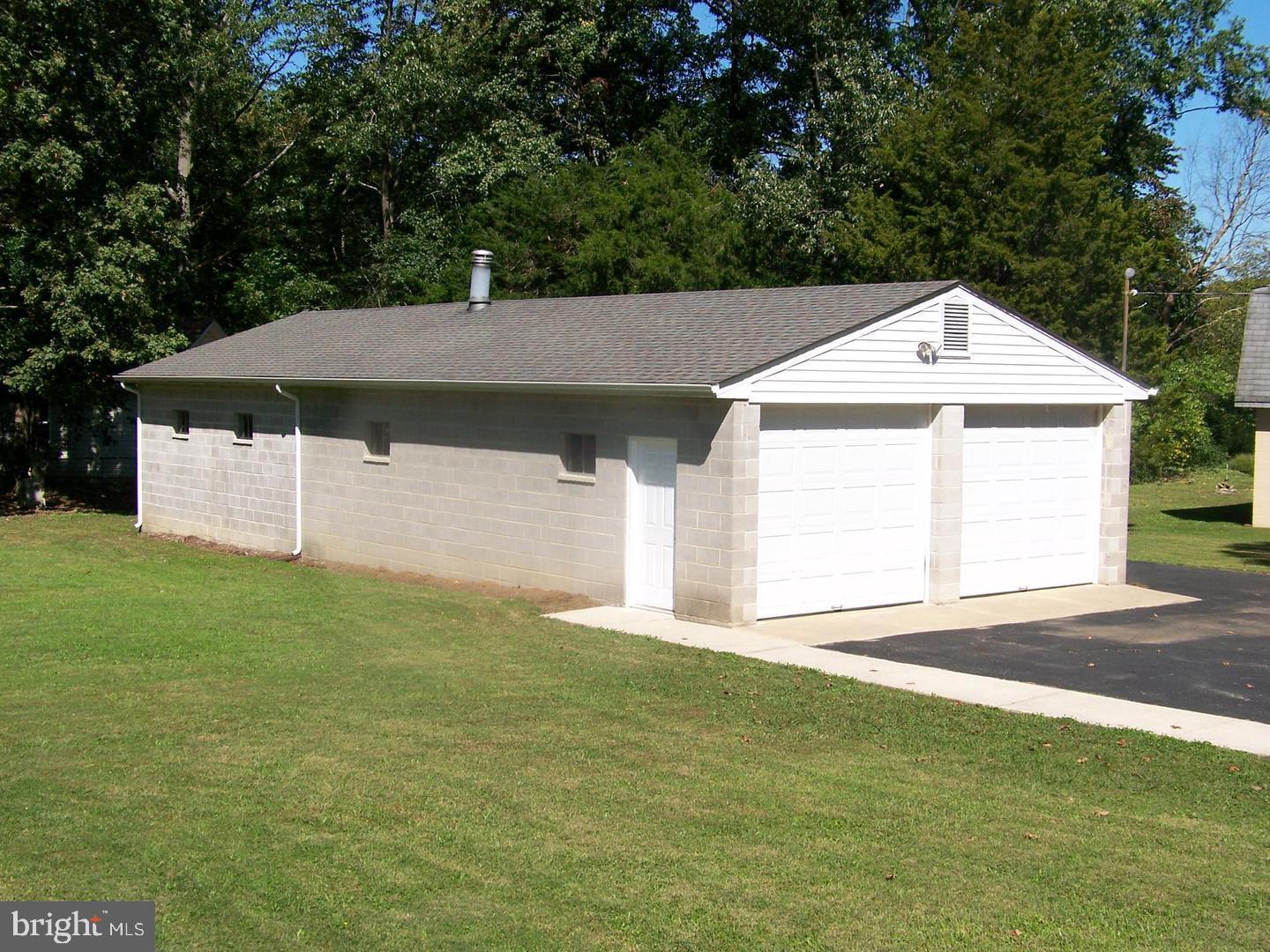 6225 Ripley Road La Plata, MD 20646 - Photo 35 of 39 Garage