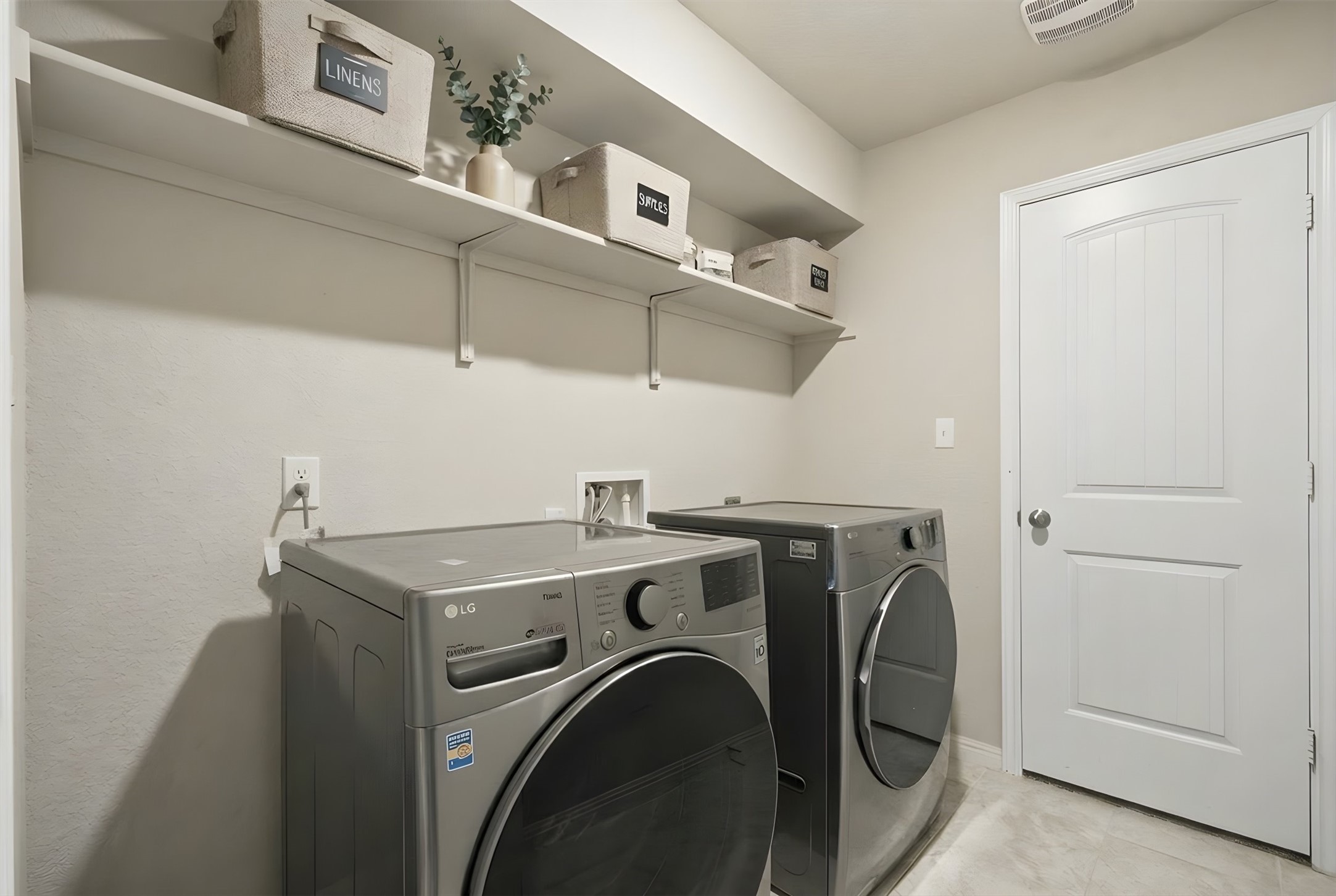 229 Cinnamon Loop Burnet, TX 78611 - Photo 30 of 40 Virtually staged; two points of access to laundry room