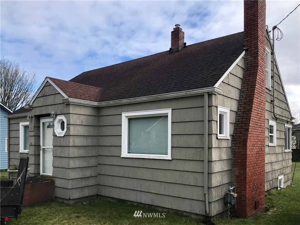 5809 Lowell Road Everett, WA 98203 - Photo 2 of 16