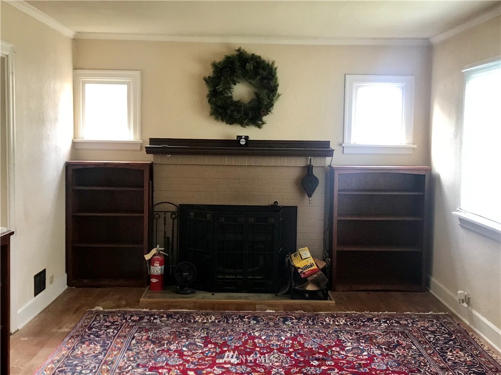 5809 Lowell Road Everett, WA 98203 - Photo 4 of 16