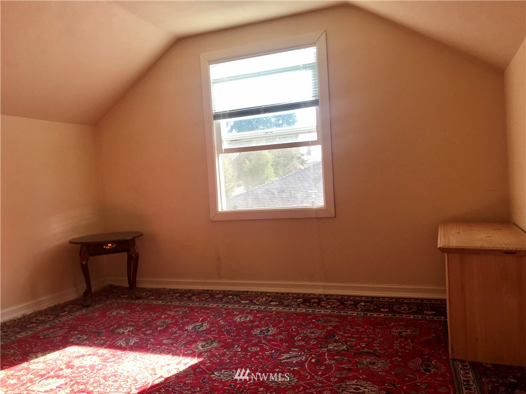 5809 Lowell Road Everett, WA 98203 - Photo 8 of 16