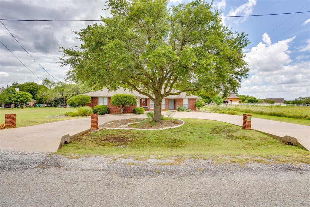 22011 Pebble Drive Whitney, TX 76692 - Photo 4 of 40