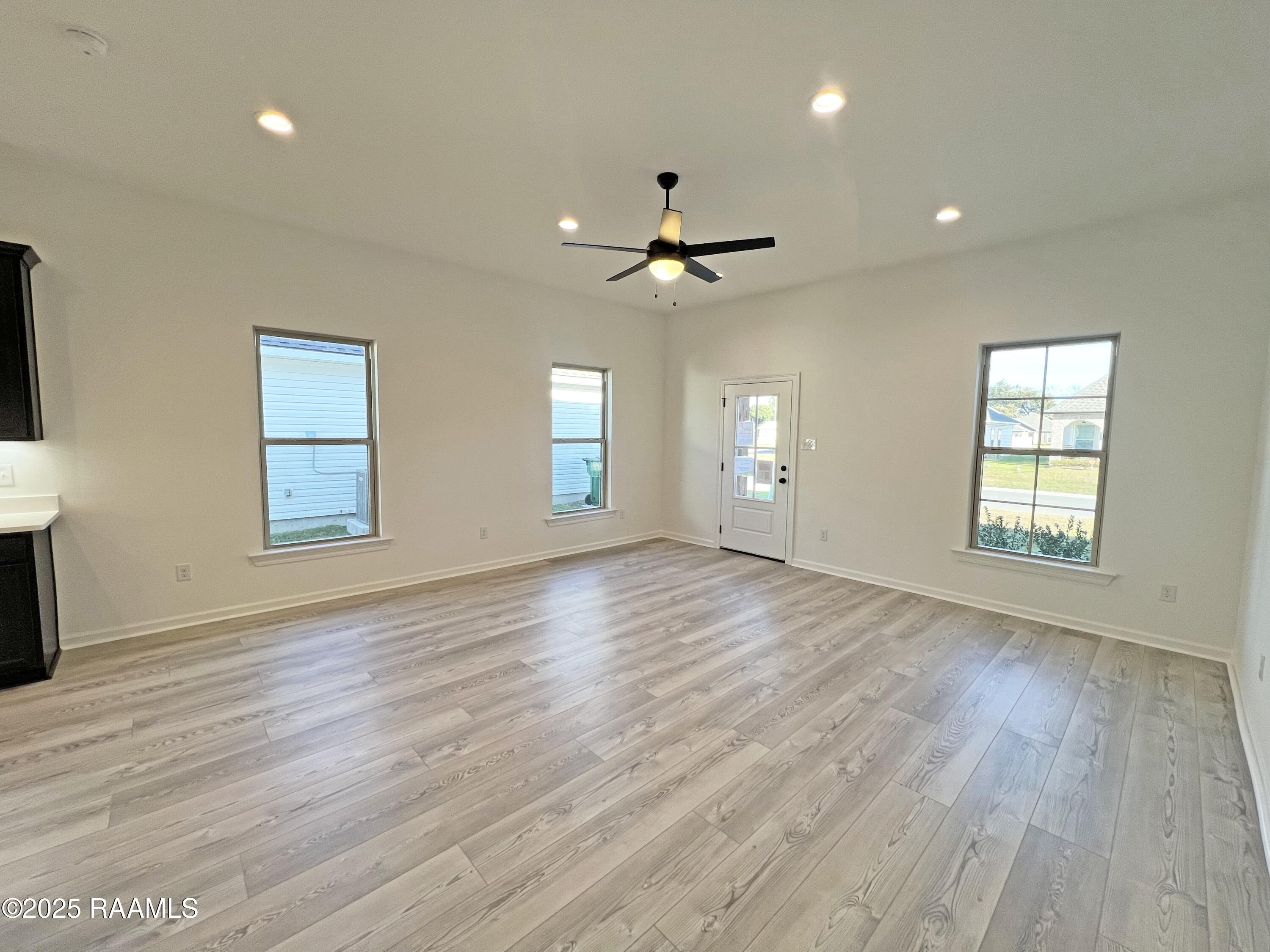 102 Rosebrook Lane Duson, LA 70529 - Photo 4 of 12 LIVING ROOM