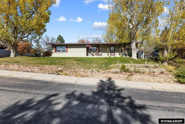 $300,000 | 1920 Kingsboro Road, Casper, WY 82604