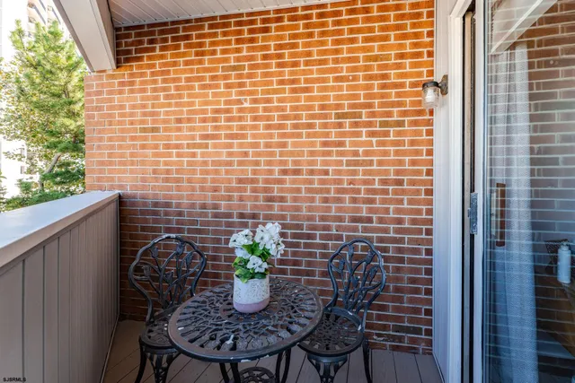 a picture of city view