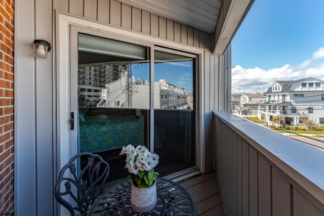 $1,495,000 | 104 South Monroe Avenue, Margate City, NJ 08402