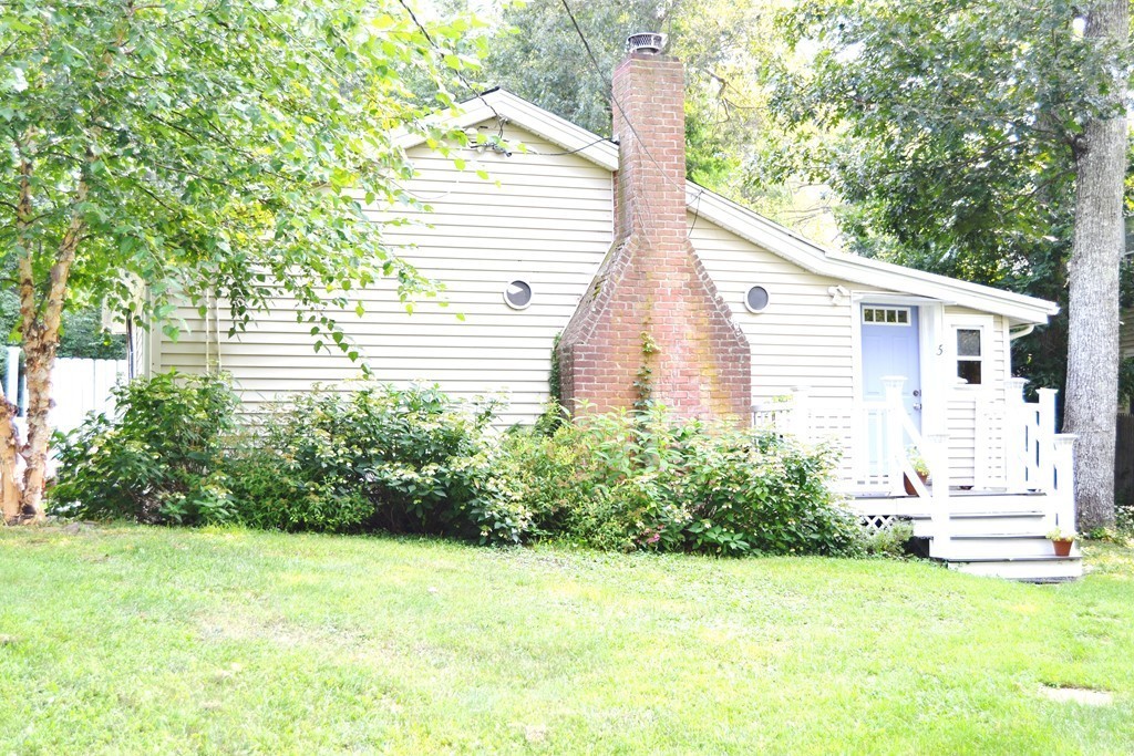 3 Willow Road Halifax, MA 02338 - Photo 1 of 17 Gallery Image 1
