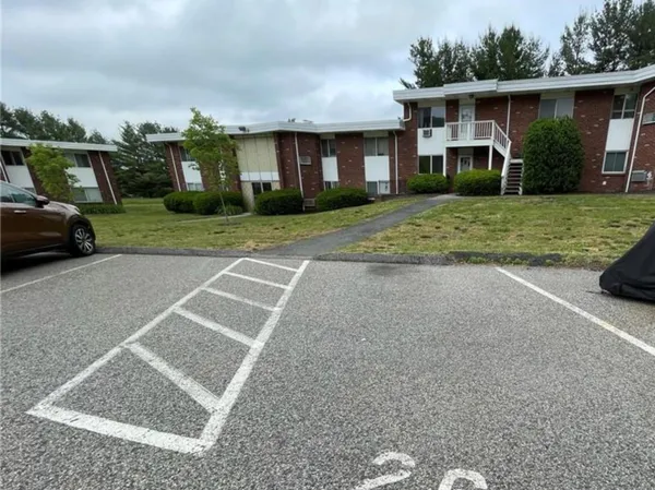 $1,750 | 26 Candlewood Lake Road South, Unit 2, New Milford, CT 06776