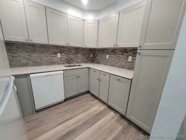 $1,750 | 26 Candlewood Lake Road South, Unit 2, New Milford, CT 06776