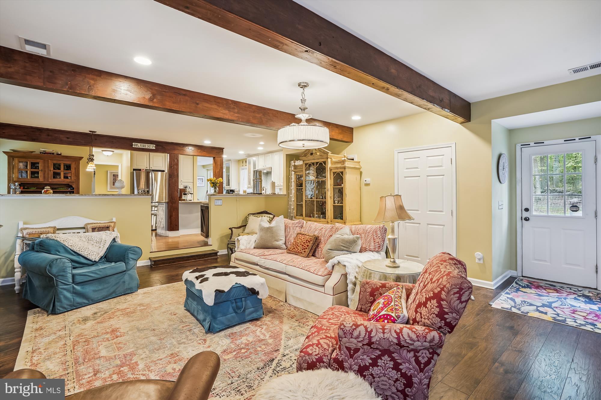 12251 Davis Road Remington, VA 22734 - Photo 20 of 43 Family Room