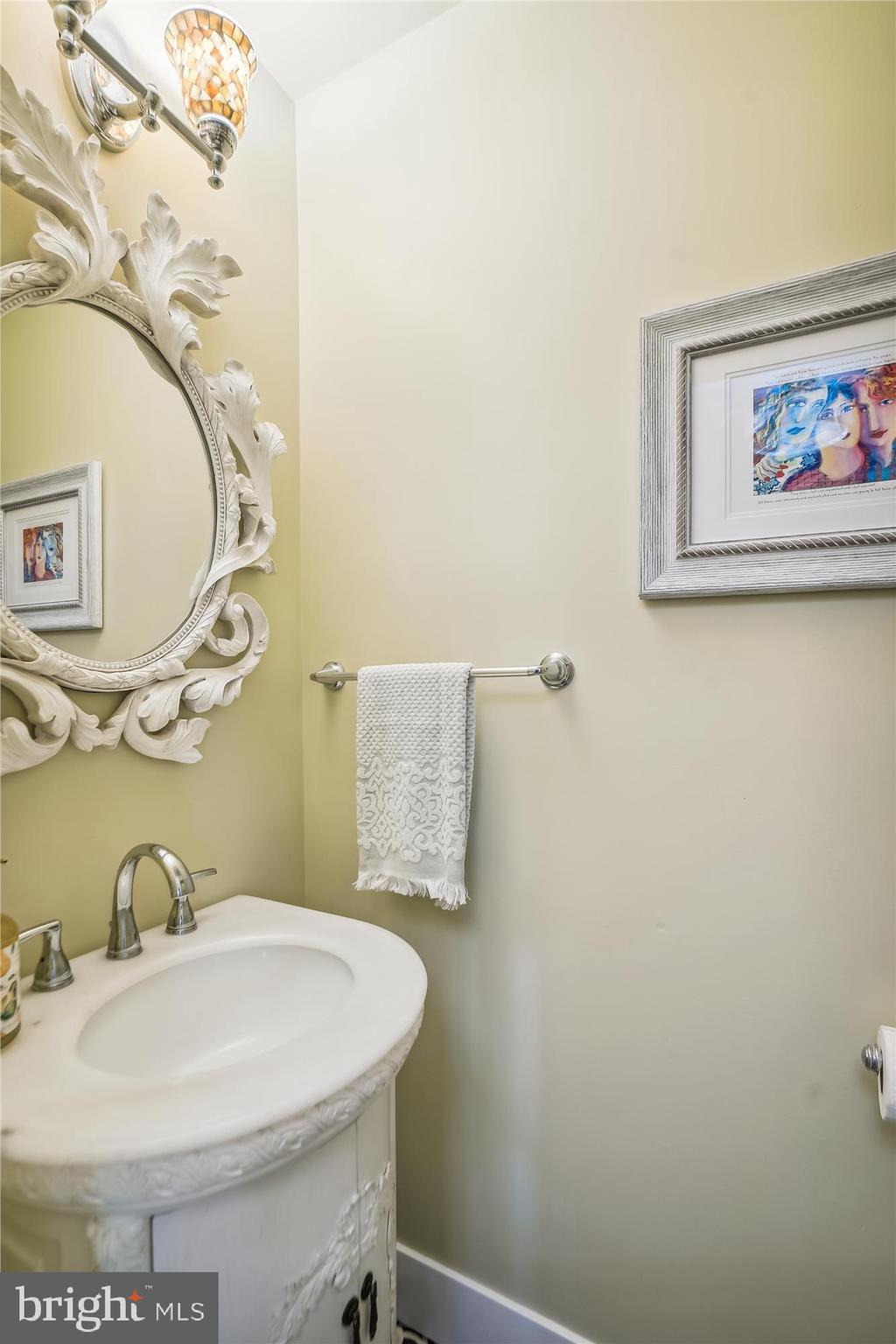 12251 Davis Road Remington, VA 22734 - Photo 31 of 43 Powder Room