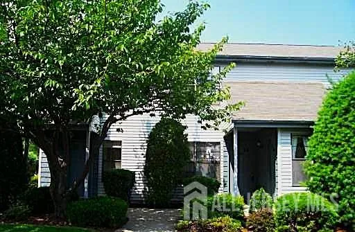 $349,900 | 1901 Woodbridge Commons Way, Iselin, NJ 08830