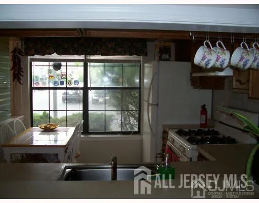 $349,900 | 1901 Woodbridge Commons Way, Iselin, NJ 08830