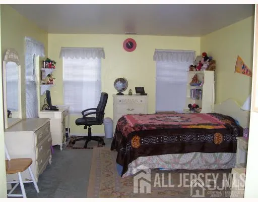 $349,900 | 1901 Woodbridge Commons Way, Iselin, NJ 08830