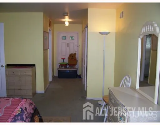 $349,900 | 1901 Woodbridge Commons Way, Iselin, NJ 08830