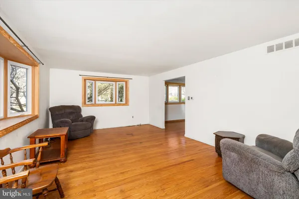 $550,000 | 44 Wagon Bridge Run, Moorestown, NJ 08057