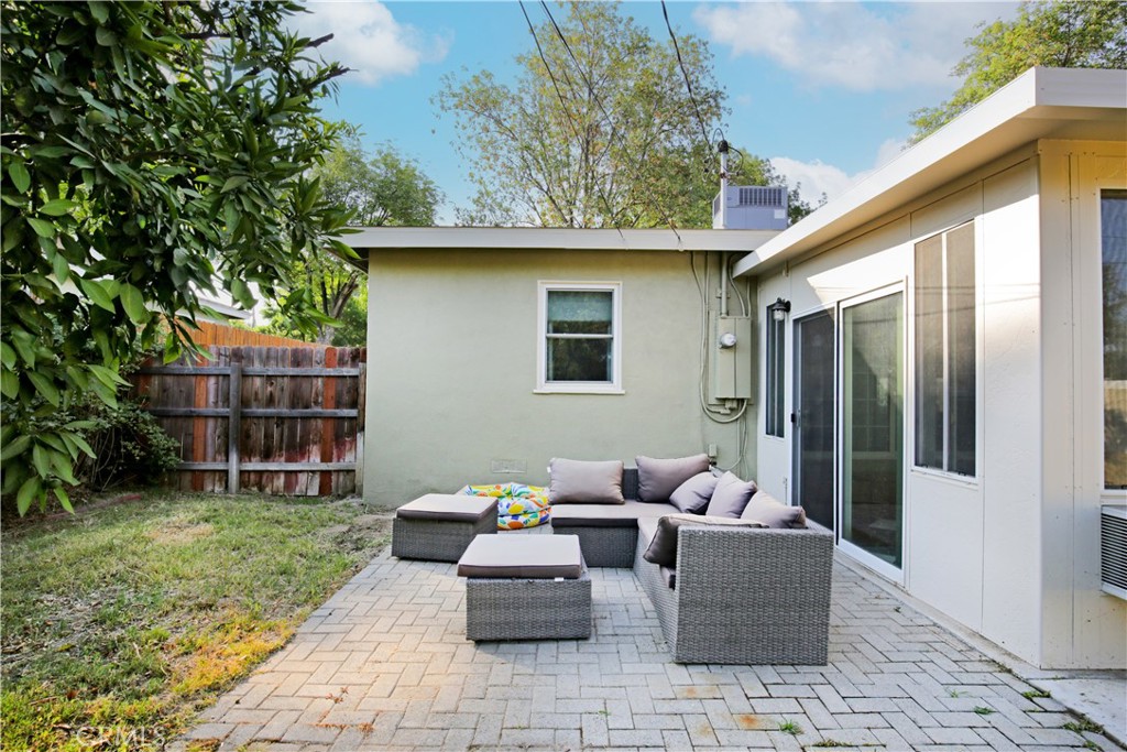 3445 Tipperary Way Riverside, CA 92506 - Photo 18 of 26 a view of backyard with outdoor seating
