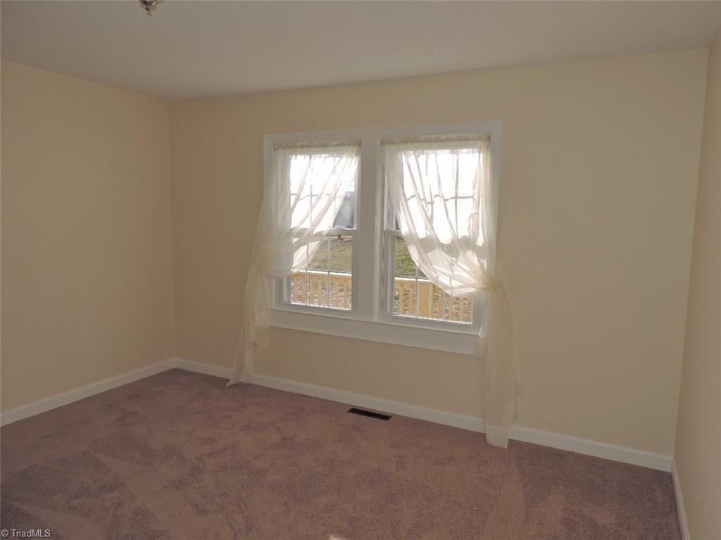 145 Bon Aire Road Elkin, NC 28621 - Photo 4 of 25 Gallery Image 4