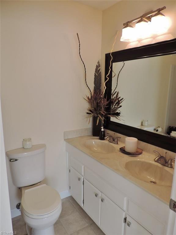 145 Bon Aire Road Elkin, NC 28621 - Photo 5 of 25 Gallery Image 5