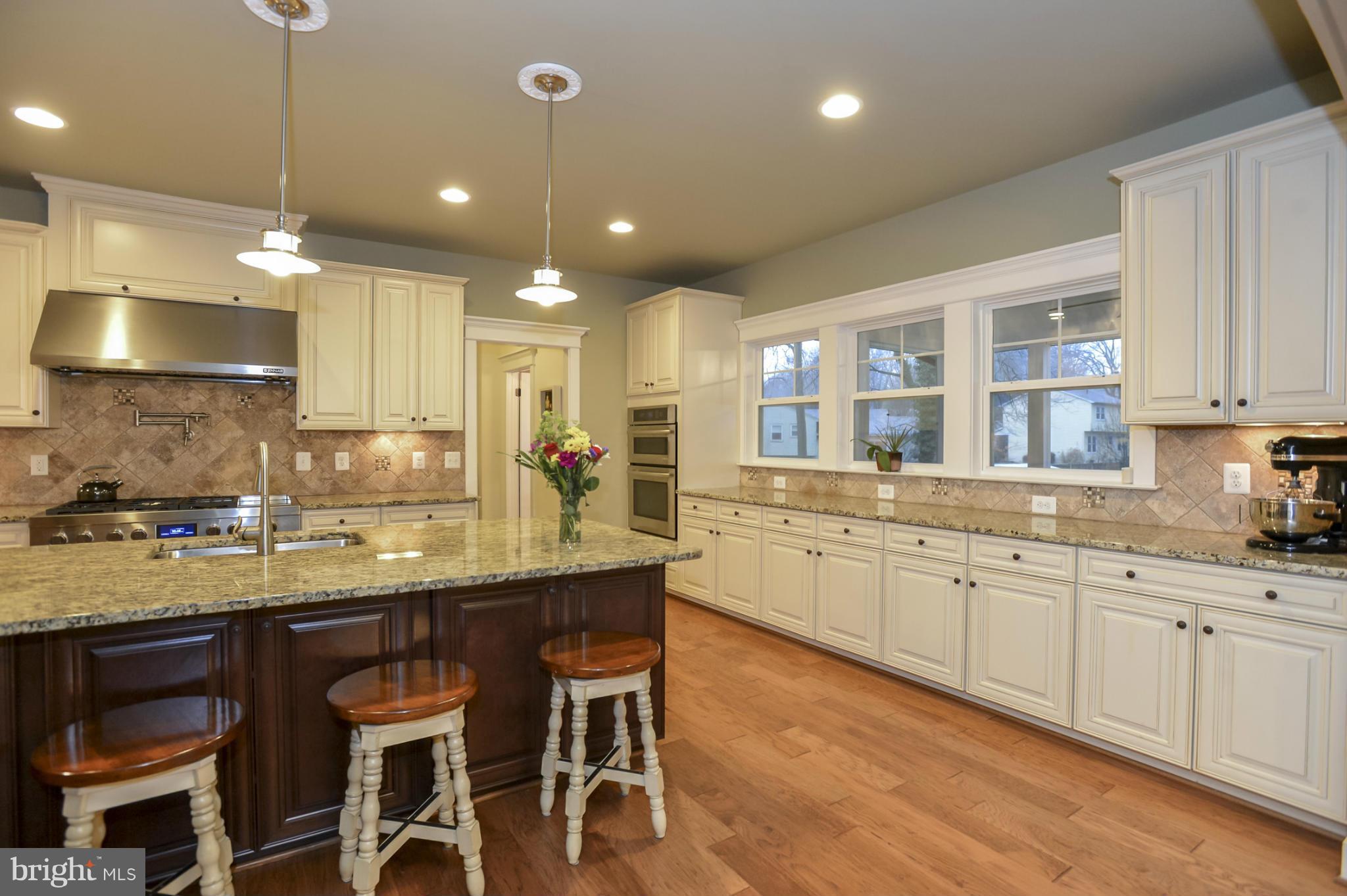 224 Tapawingo Road Southeast Vienna, VA 22180 - Photo 6 of 30 Kitchen