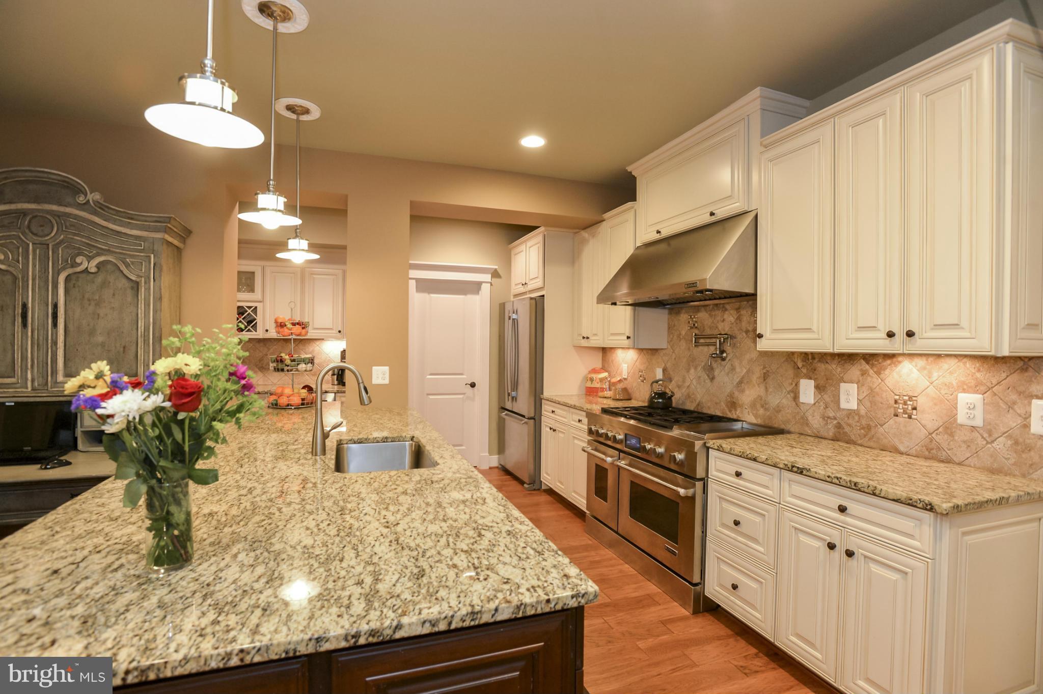 224 Tapawingo Road Southeast Vienna, VA 22180 - Photo 7 of 30 Kitchen