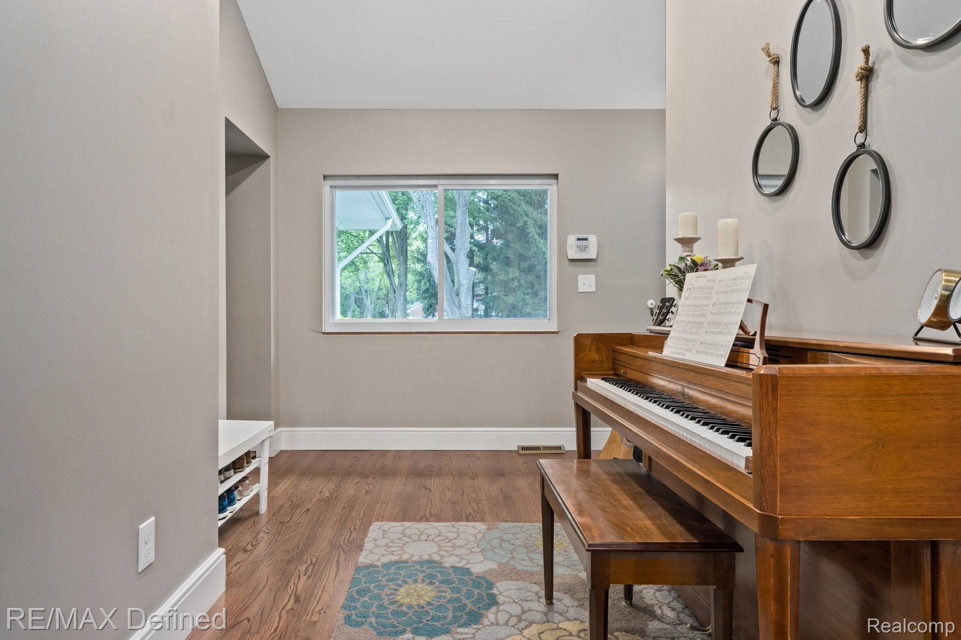 2947 Mohawk Lane Rochester, MI 48306 - Photo 13 of 37 2947-Mohawk-Cir-17.jpg