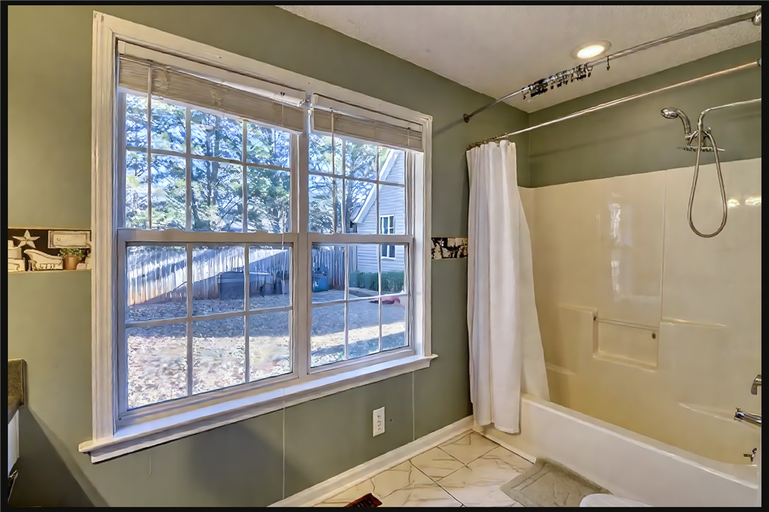 116 Elliott Drive Seneca, SC 29678 - Photo 23 of 35 Decluttered using Ai