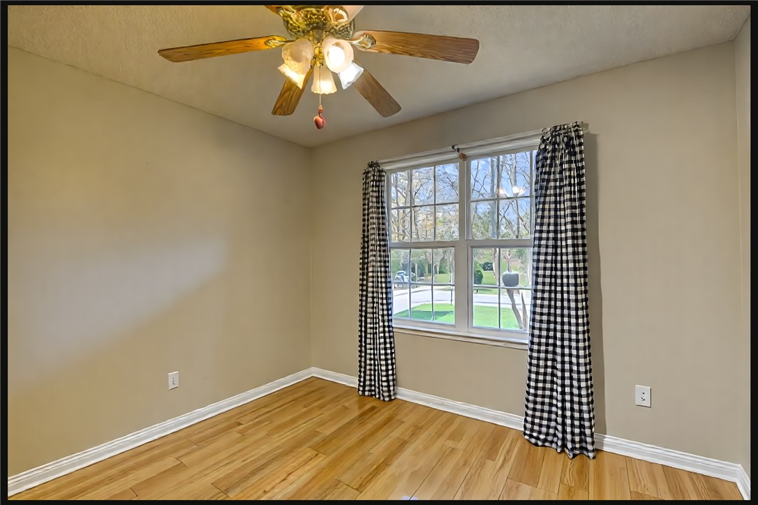 116 Elliott Drive Seneca, SC 29678 - Photo 25 of 35 Decluttered using Ai