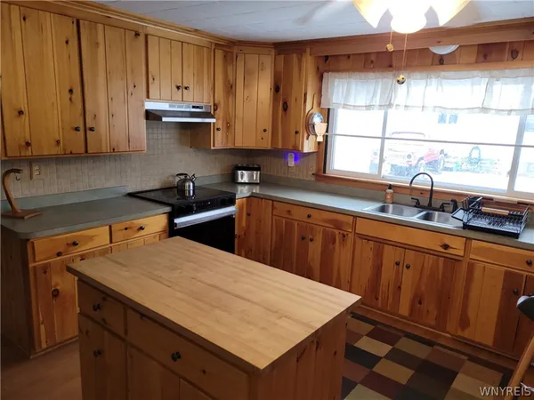$250,000 | 1876 Pallister Avenue, Somerset, NY 14012