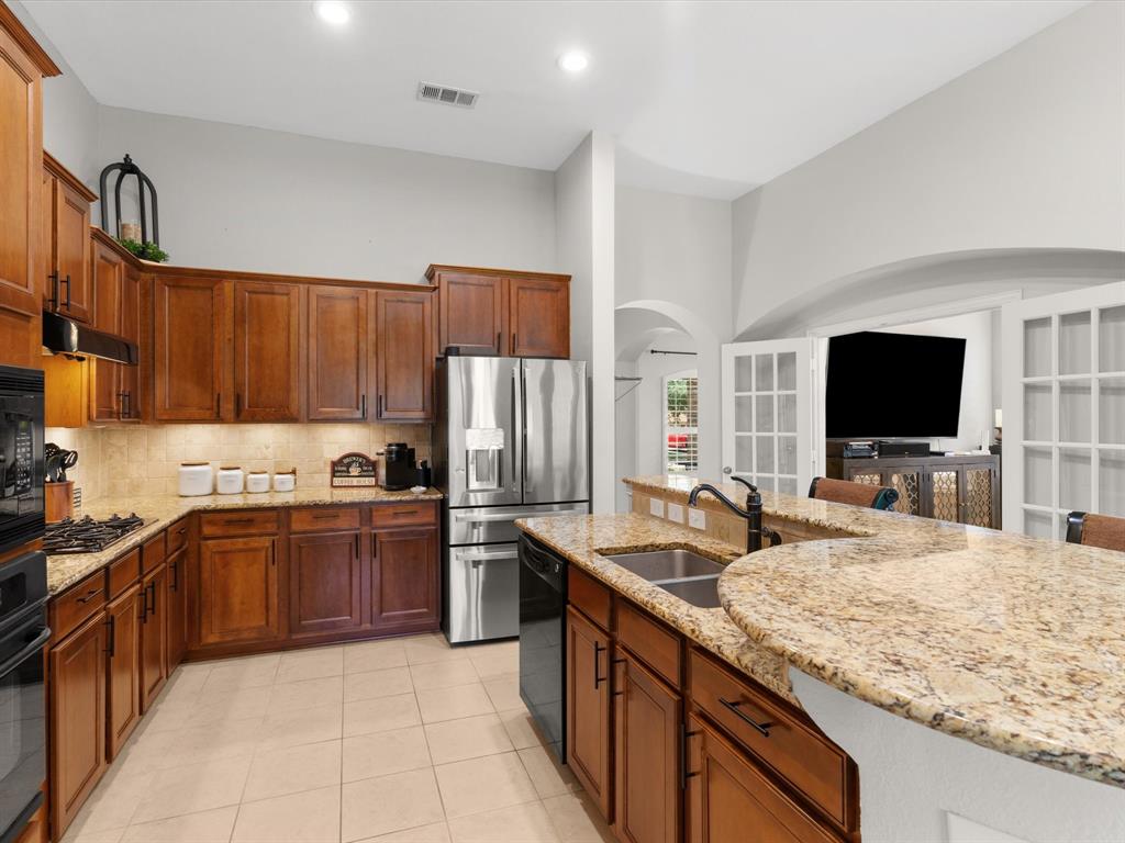 8156 Rock Elm Road Fort Worth, TX 76131 - Photo 12 of 40