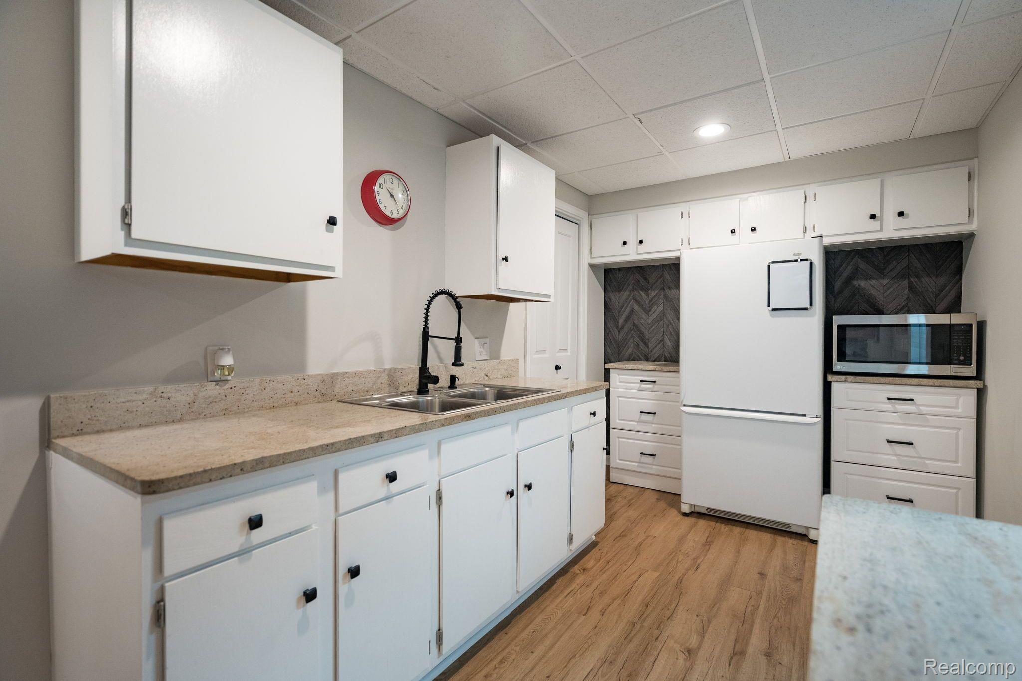 3060 Brandon Court Rochester, MI 48309 - Photo 36 of 51 Gallery Image 36