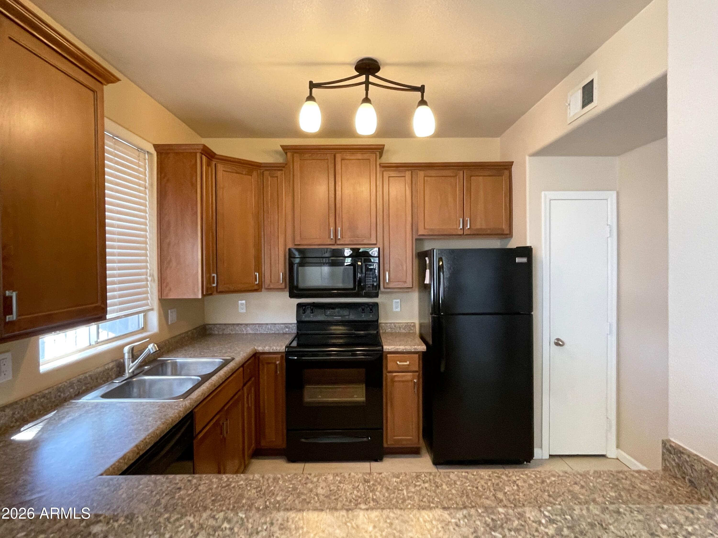 1720 East Thunderbird Road, Unit 1129 Phoenix, AZ 85022 - Photo 9 of 18 1720 (8)