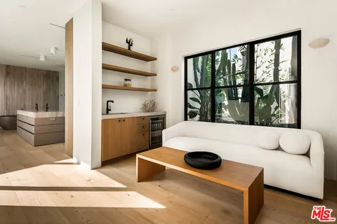 $4,195,000 | 839 North Genesee Avenue, Los Angeles, CA 90046