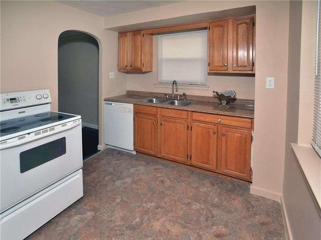 3013 Laketon Road Pittsburgh, PA 15235 - Photo 6 of 17 Gallery Image 6