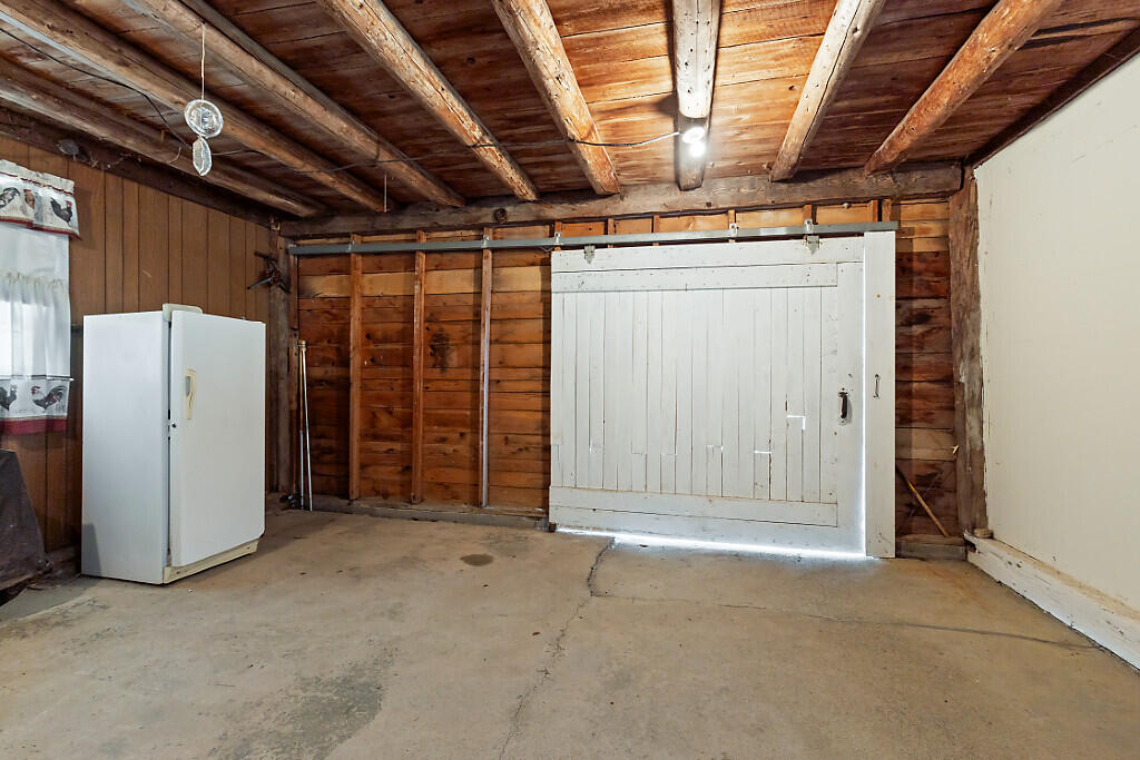 82 Quaker Hill Road Albion, ME 04910 - Photo 9 of 44 Entry