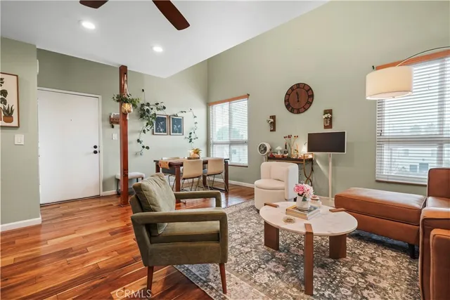 $465,000 | 6151 Reseda Boulevard, Unit 8, Tarzana, CA 91335