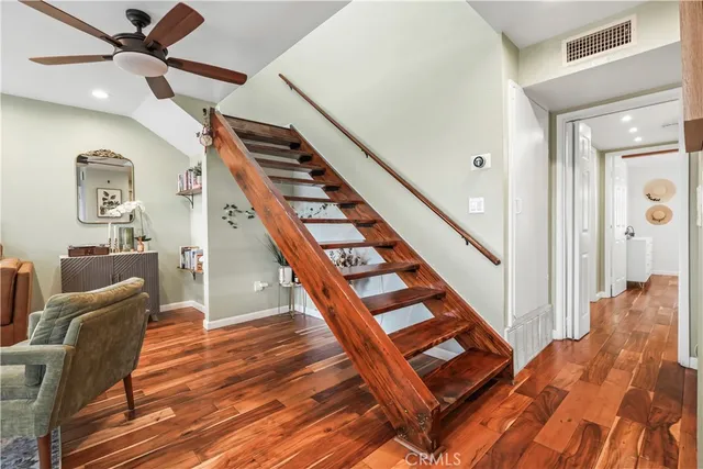 $465,000 | 6151 Reseda Boulevard, Unit 8, Tarzana, CA 91335