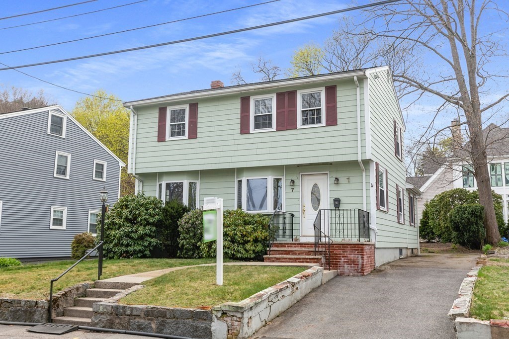 7 Dean Road Milton, MA 02186 - Photo 3 of 28 Gallery Image 3