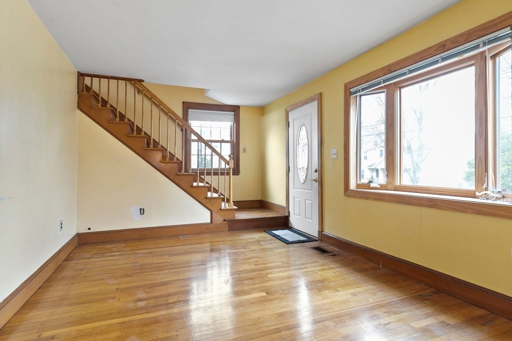 7 Dean Road Milton, MA 02186 - Photo 4 of 28 Gallery Image 4